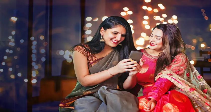 Karan Kundrra and Tejasswi Prakash Share Cute Diwali Pics as They Burn  Fuljhadi Together, TejRan Fans React – Bollywood Tadkaa